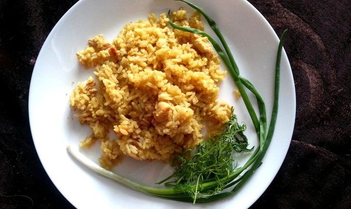 Плов с курицей на сковороде