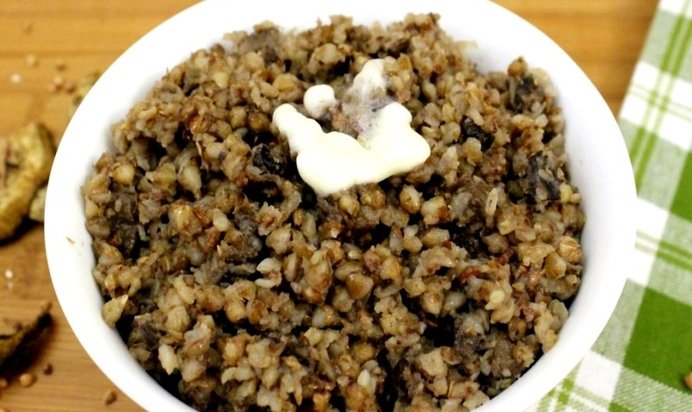 Гречневая каша с грибами и луком
