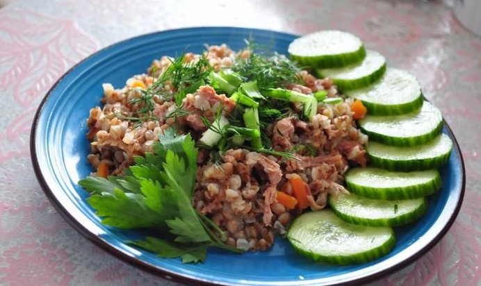 Гречка с тушеной ветчиной в мультиварке