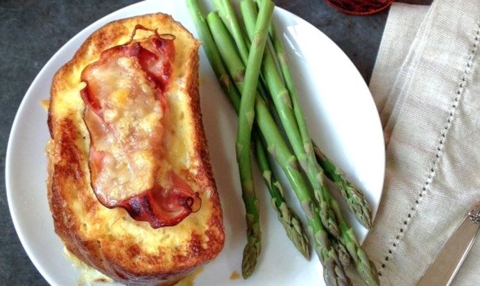 Горячие бутерброды с ветчиной и сыром