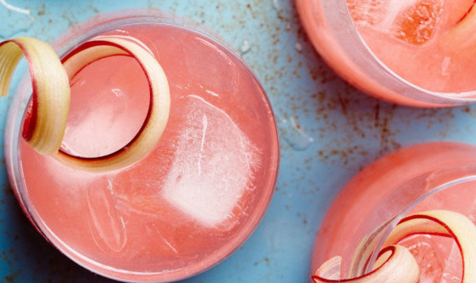 Джин с фенхелем и ревенем