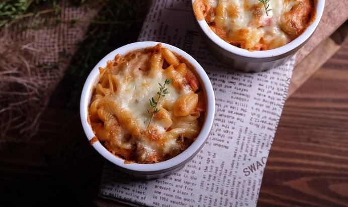 Запеканка из пасты с овощами и ветчиной