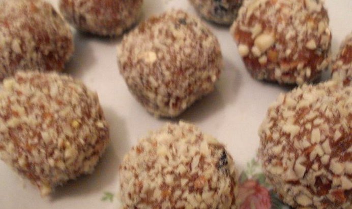 Пирожные с орехами и сухофруктами