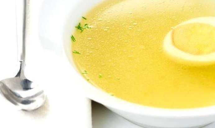 Ароматный куриный бульон
