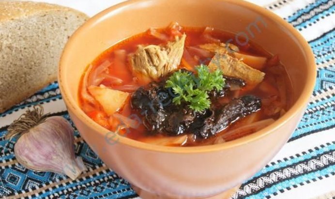 Борщ с черносливом