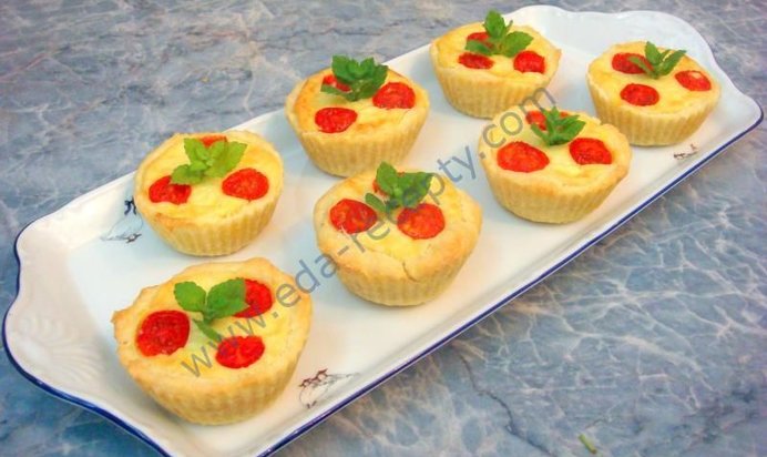 Закусочные кексы со сметанной начинкой