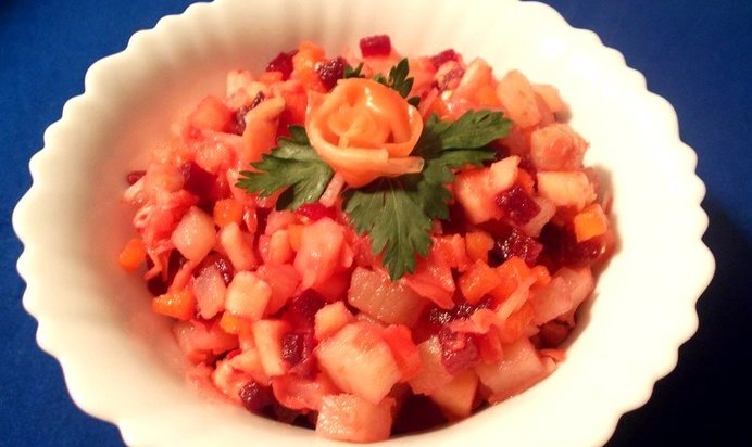 Винегрет с яблоком и имбирём