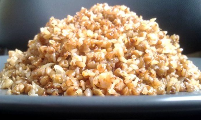 Гречневая каша с пассерованным луком