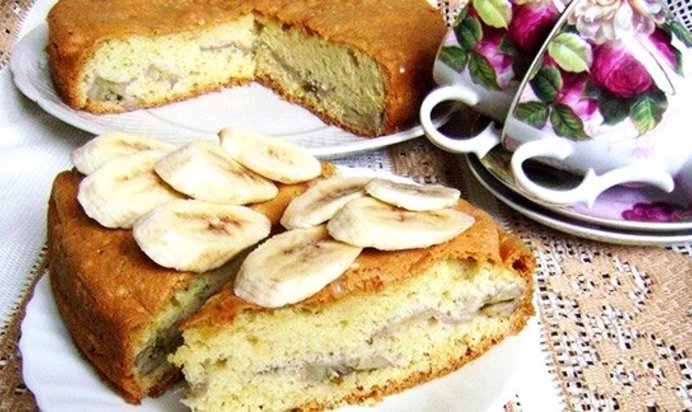 Шарлотка с бананом