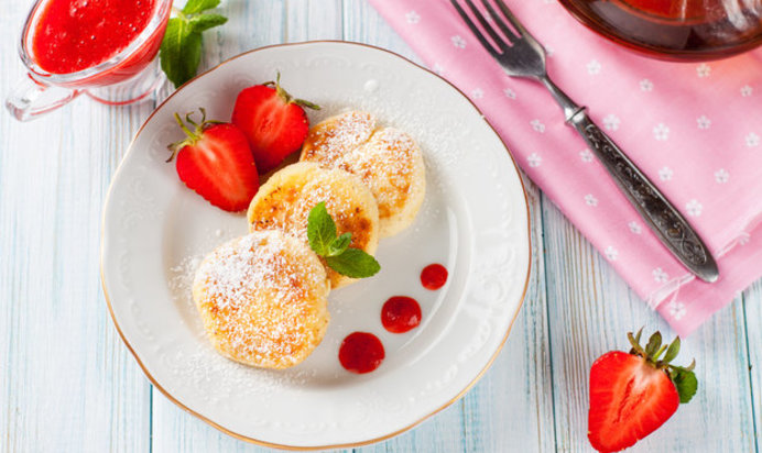 Творожные сырники с ягодами