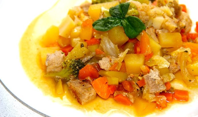 Овощное рагу со свининой