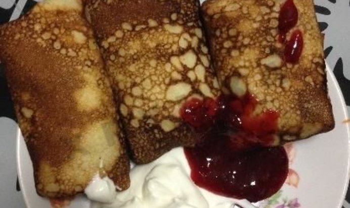 Блинчики с бананами черносливом и орехами