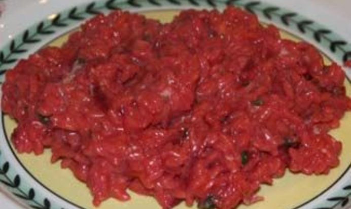 Ризотто со свеклой и горгонзоллой