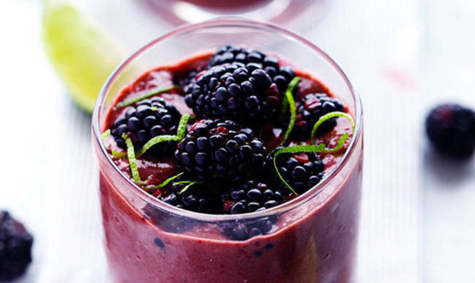 Ежевичный смузи с лаймом