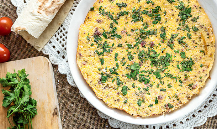 Омлет с бастурмой