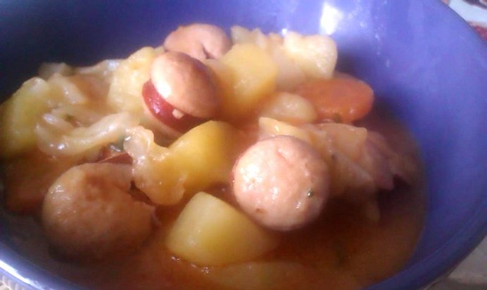 Овощи тушеные с сосисками