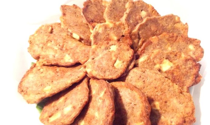 Шоколадные оладьи с яблоком