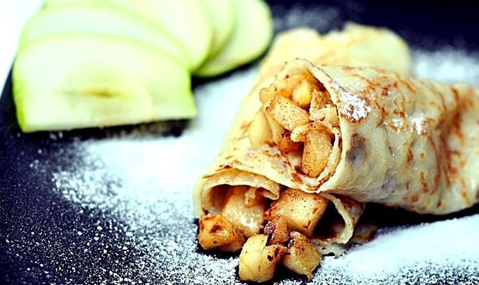 Блинчики с яблоками на кефире