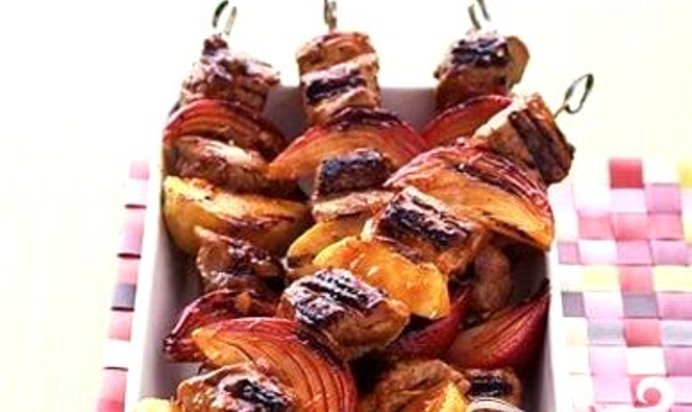 Шашлык барбекю из свинины и яблок