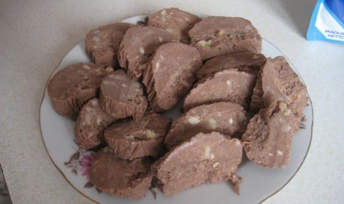 Пирожное колбаска из печенья