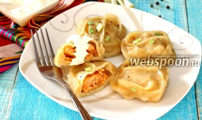 Манты с куриным фаршем и паприкой