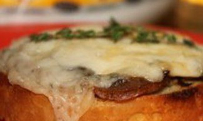 Гренки с сыром и грибами