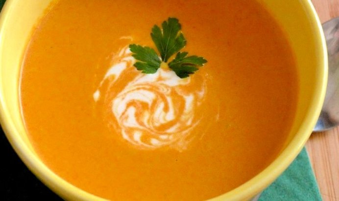 Морковный крем-суп с гренками