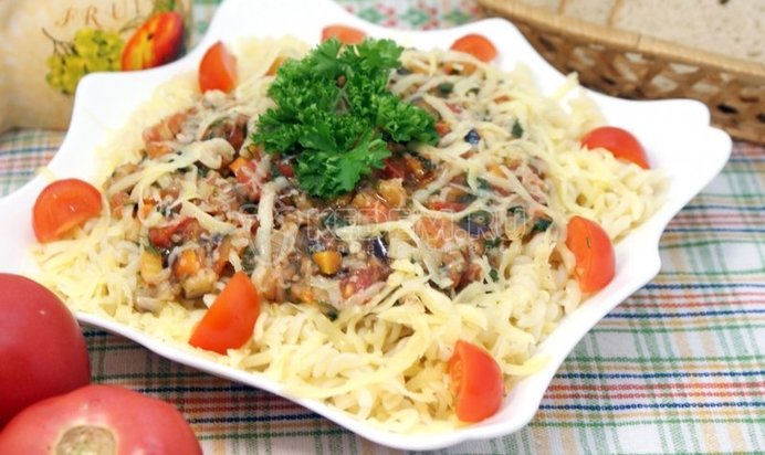 Овощи с макаронами и сыром