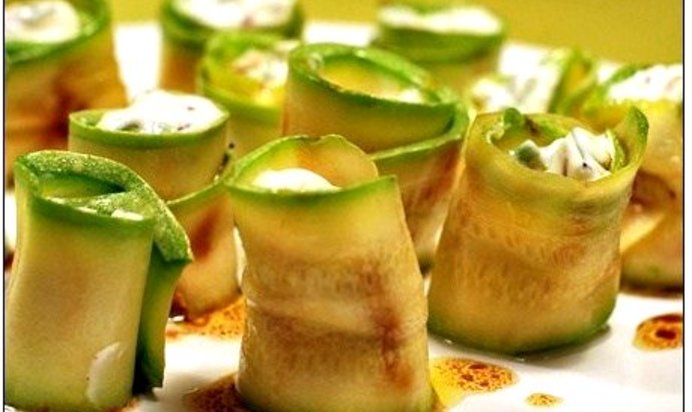 Роллы с цукини и рикоттой