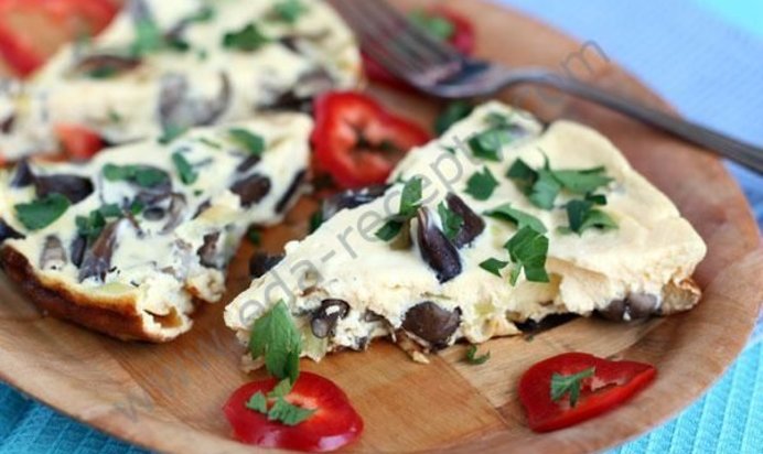 Омлет с опятами