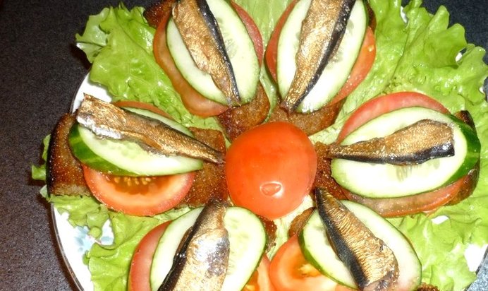 Жареные бутерброды со шпротами