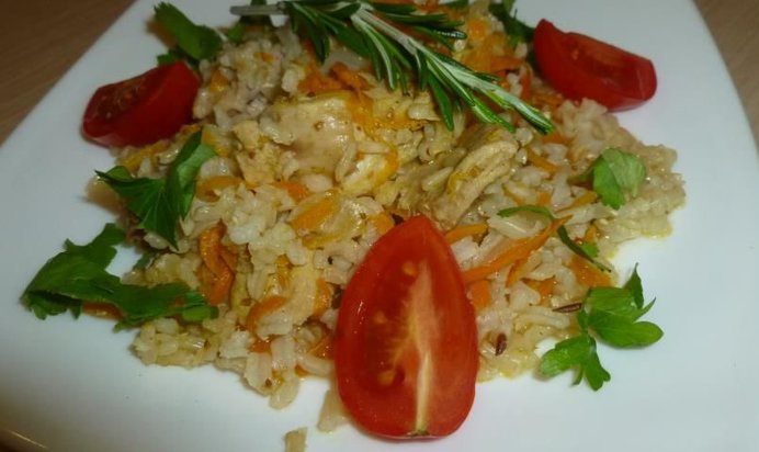 Плов с мясом кролика и коричневым рисом