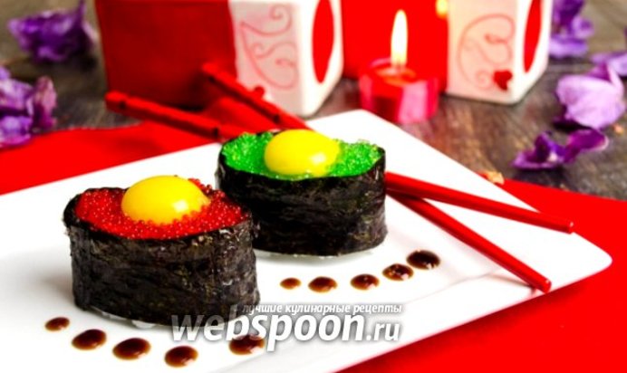 Суши с тобико и перепелиным яйцом