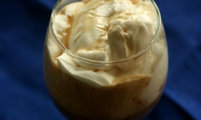 Сливочный кофе с кленовым сиропом