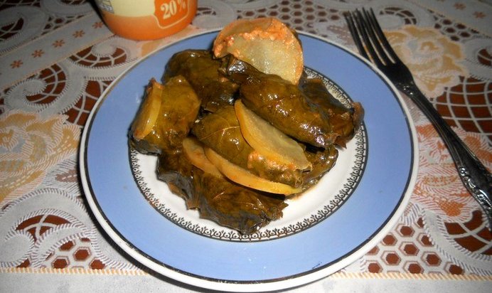 Голубцы в листьях винограда