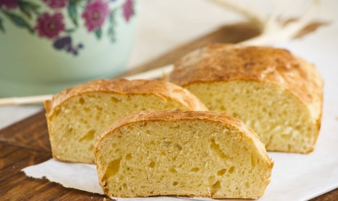 Кекс с сыром и травами