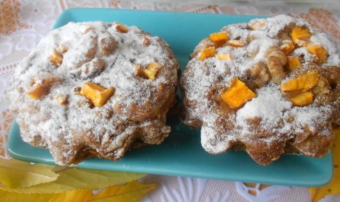 Мини-шарлотка с тыквой и яблоками