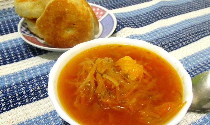 Борщ с пампушками