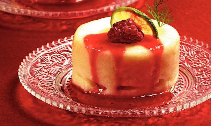 Пирожное с ягодным кремом = мусс из гребешков с малиновым соусом