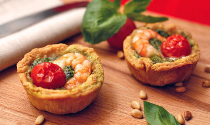 Тарталетки с песто и креветками