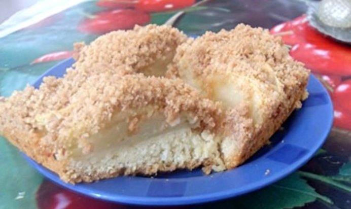 Шарлотка песочная с яблоками