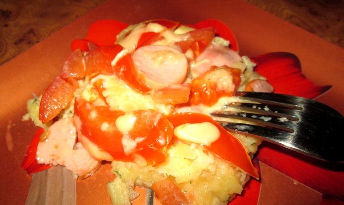 Запеканка из картофеля с сосисками
