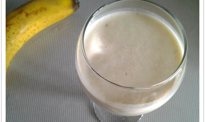 Смузи с бананом и овсянкой