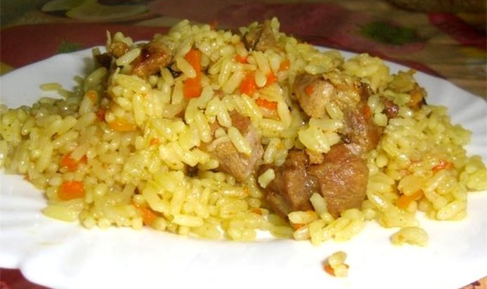 Рассыпчатый плов из свинины