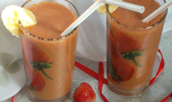 Смузи с бананом и зеленым чаем