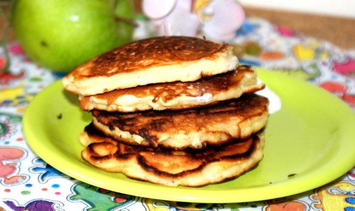 Оладьи с яблоком