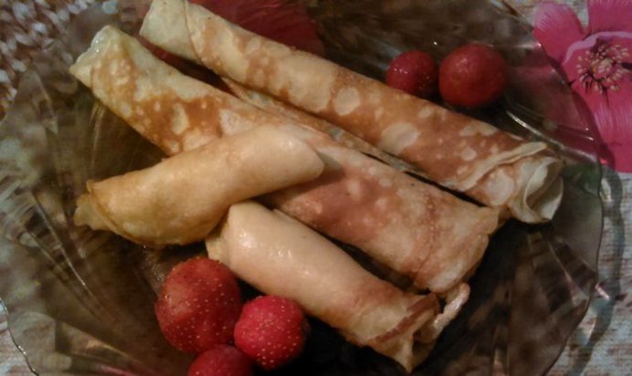 Блинчики с клубникой