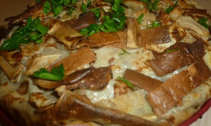 Блинный торт с сыром и грибами