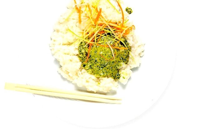 Сладкий рис с песто из кинзы