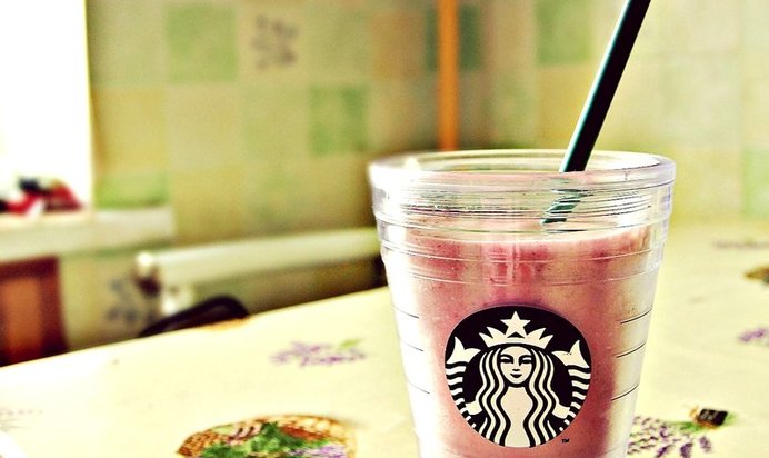 Клубничный смузи с ванилью